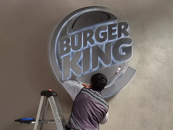 Letras de aluminio